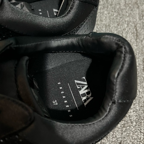 Zara Sneakers Women's Size 6.5 Euro 37 Black Embellished Lace Up Flat NEW - Picture 2 of 7